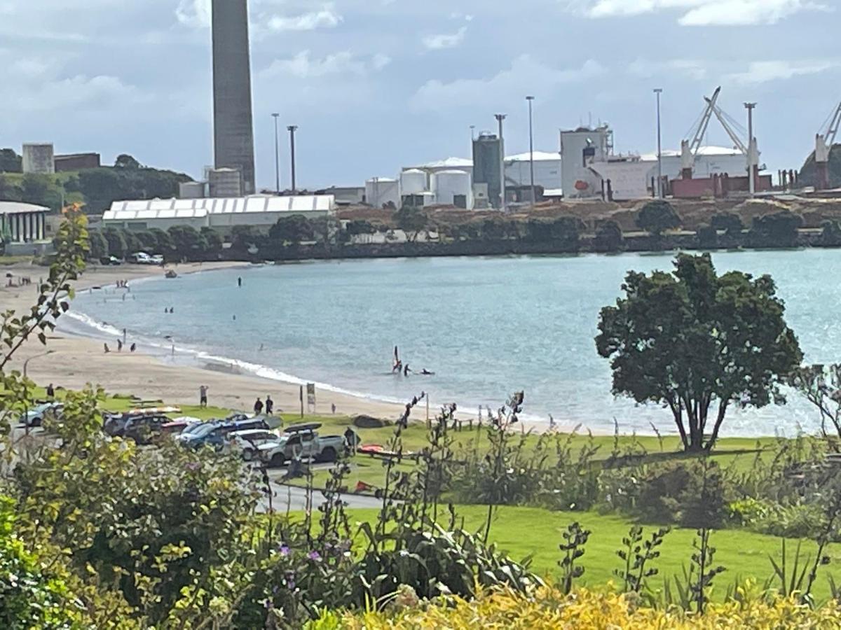 Sea Views Walk To Beaches New Plymouth Ngoại thất bức ảnh